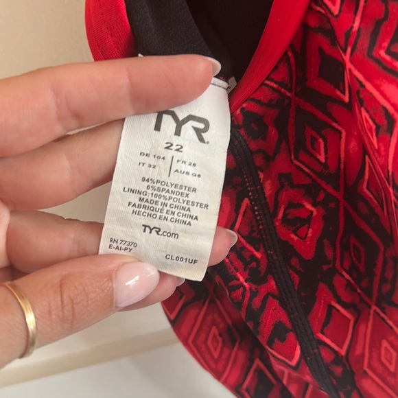 Girls TYR Competition Swimsuit- size 6/6x - Picture 4 of 6